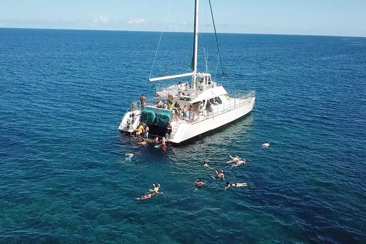 Deluxe Na Pali Morning Snorkel Tour on the Lucky Lady