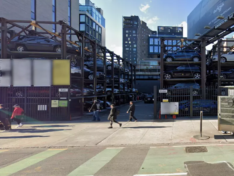 Parking at LAZ at Edison Parkfast - 161 10th Ave. Lot