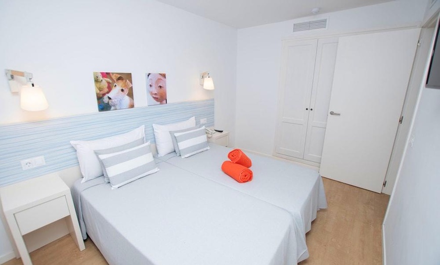 Image 17: ✈ COSTA BARCELONA | Pineda de Mar - Hotel Pineda Splash 4* - Baseny