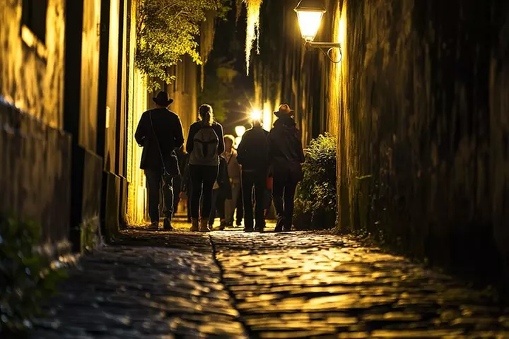 Small Group Ghost Tour Charleston: 60min of True Haunted History