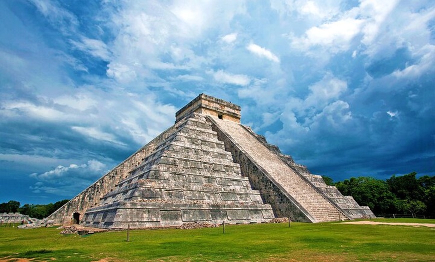 Image 8: Chichen Itza with Suytun and Ik kil cenotes, Valladolid Tour
