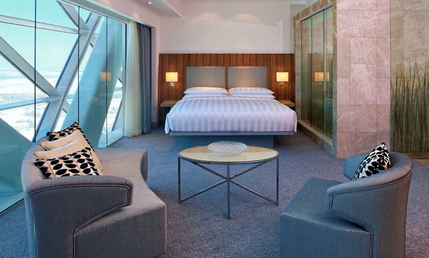 Image 5: ✈ EMIRATS ARABES UNIS | Abu Dhabi - Andaz Capital Gate Abu Dhabi av...