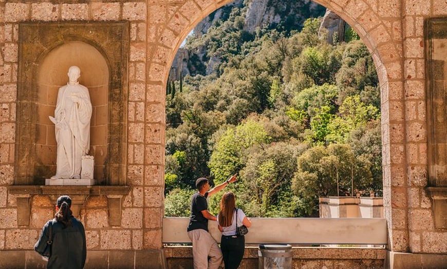Image 4: Visita guiada al Monasterio de Montserrat y Sagrada Familia