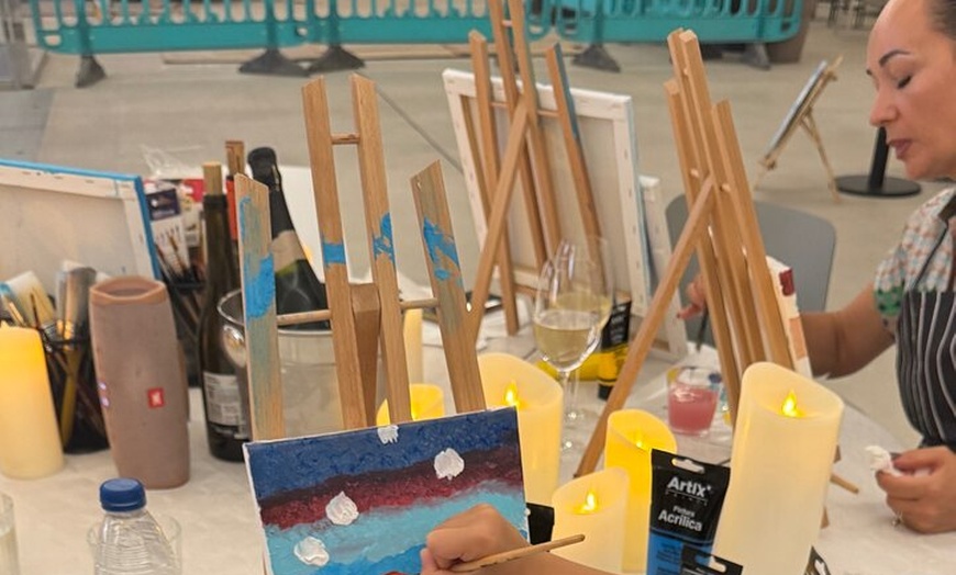 Image 6: Arte-Terapia con Vino : Velada Creativa en Alicante