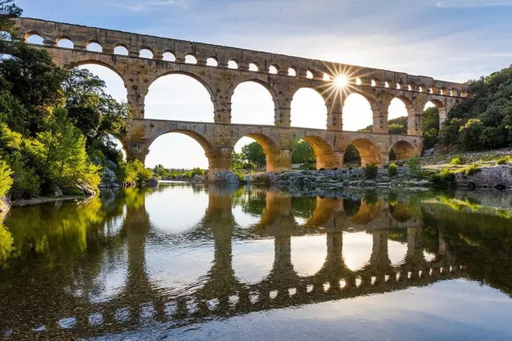 Saint-Rémy, Les Baux, des Carrières de Lumières au Pont du Gard - Primary Image