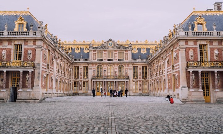 Image 2: Visite privée de GuiDEd au Château de Versailles avec Jardins