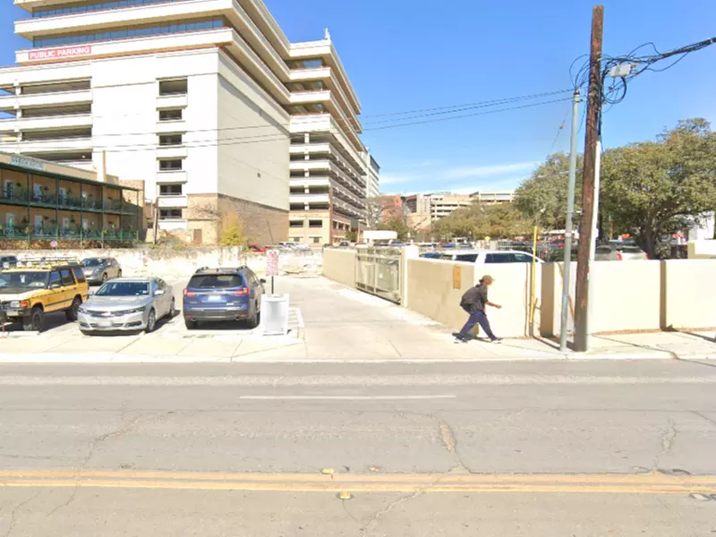 Parking at 102 Navarro St. Lot