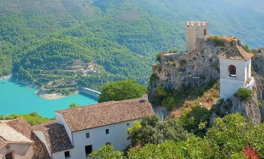 Image 1: Alicante y Benidorm: Excursión al Castillo de Guadalest incluyendo ...