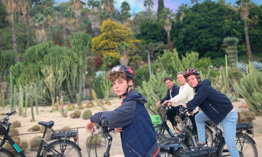 Image 5: 2.5h Tour en E-Bike : Parques, Jardines, Vistas a la playa y panorá...