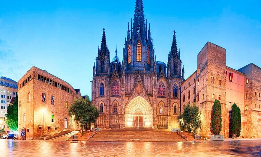 Image 10: Tour privado a pie por el Barrio Gótico y El Born con guía local