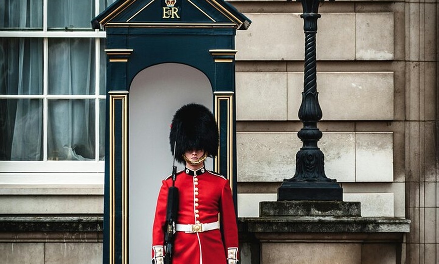 Image 7: London Half Day Tour 30+ Sights with Local Blue Badge Guide