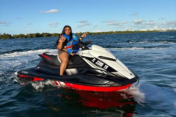 Jet Ski Miami : Experience the Ultimate Water Fun !