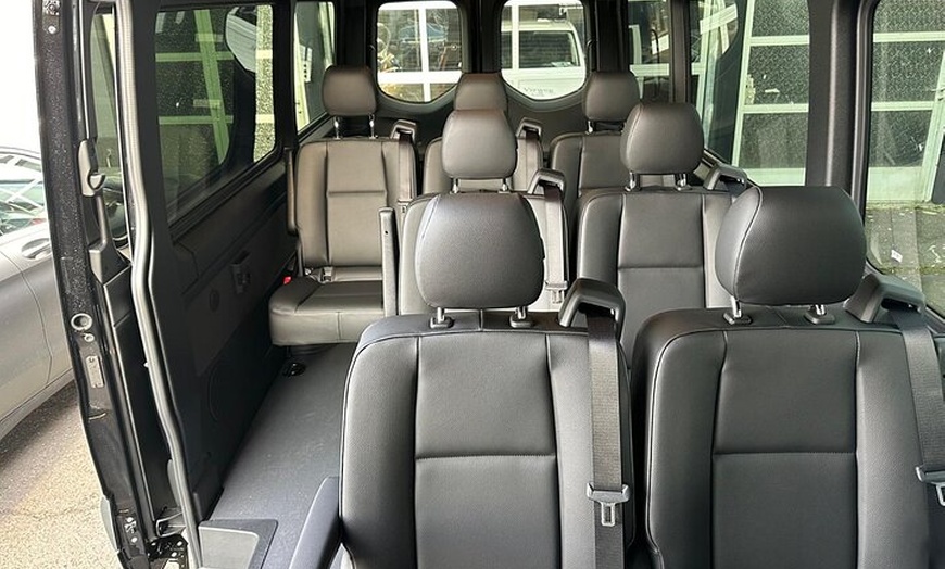 Image 23: Berlin VIP TOUR - Private Bus Tour inklusive Chauffeur und Guide