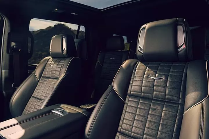 Airport luxury arrival ride by SUV, Sedan, Minibus or Limousine