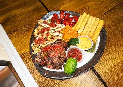5% Cash Back at Aqua Bar and Grill