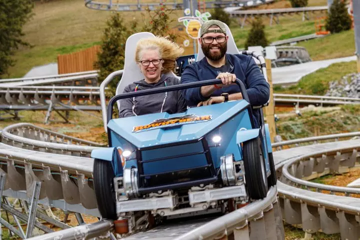 One Hour Unlimited Ride Wristband in Pigeon Forge!