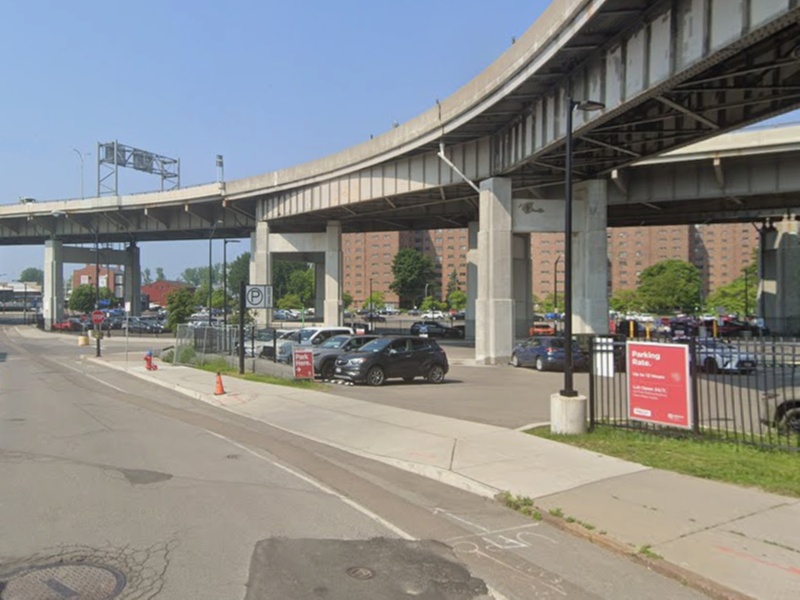 Parking at Aud Lot 1 - P8021