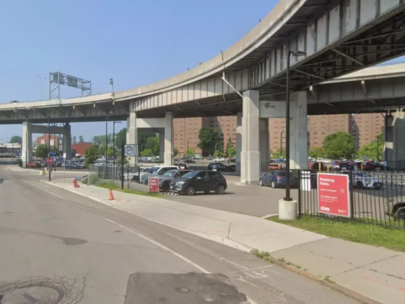 Parking at Aud Lot 1 - P8021