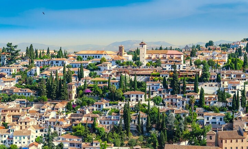 Image 2: Granada Albayzín y Sacromonte desde Estepona y Marbella