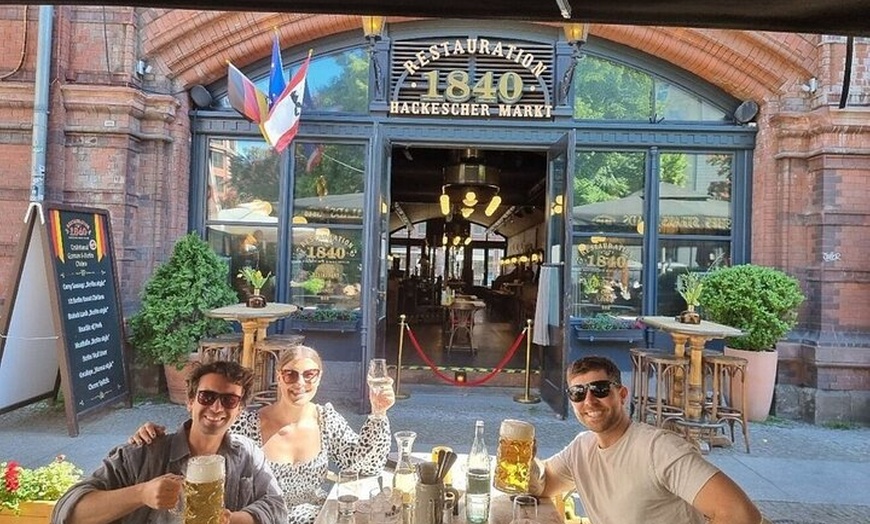 Image 2: Berlin Biere & Schlachtfelder Tour Kriegsgeschichte und deutsches Bier