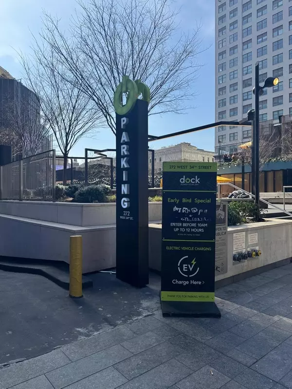 Parking at Dock Parking - Penn 1 Garage LLC