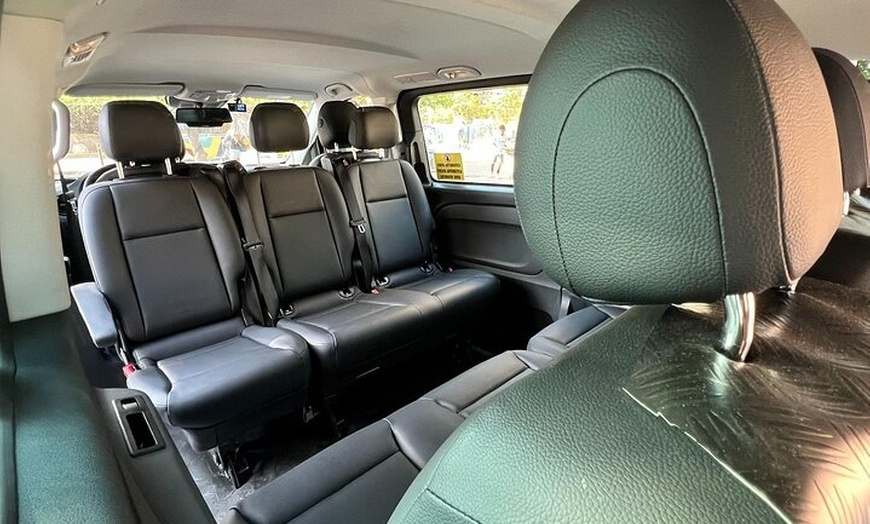 Image 4: Traslado Privado desde el Aeropuerto de Barcelona a la Ciudad