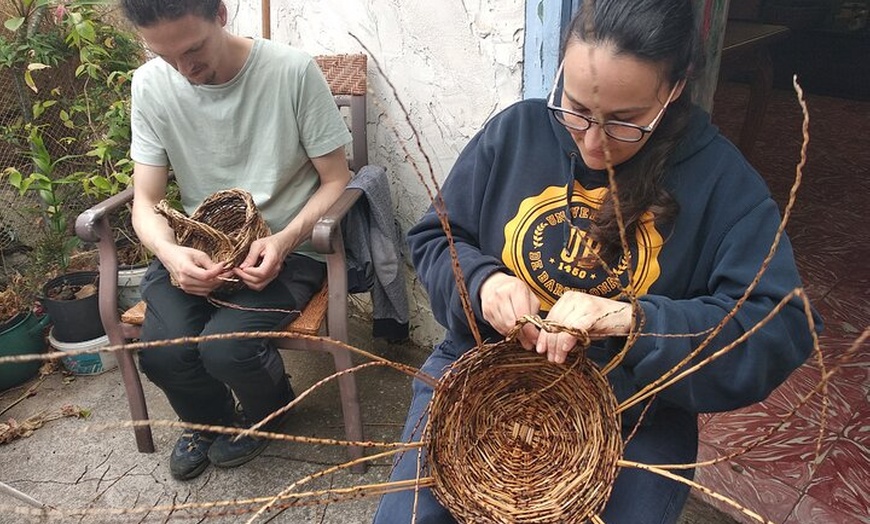 Image 7: Cestería con escobas de palma en La Gomera