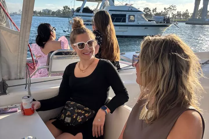 2.5-Hour Small-Group Catamaran Sailing Adventure with Drinks