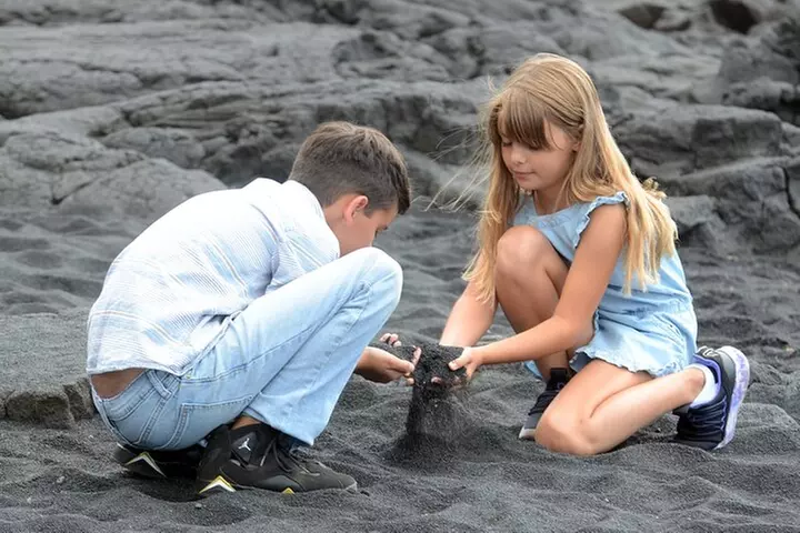 Big Island Highlights: Coffee, Volcano, Black Sands & Waterfall