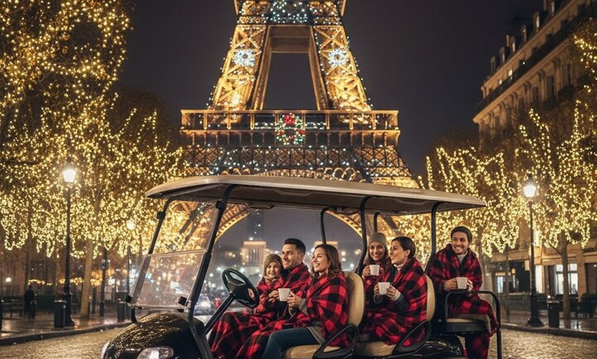 Image 8: Visite des Lumières de Noël de Paris en GolfCart : Expérience Privée