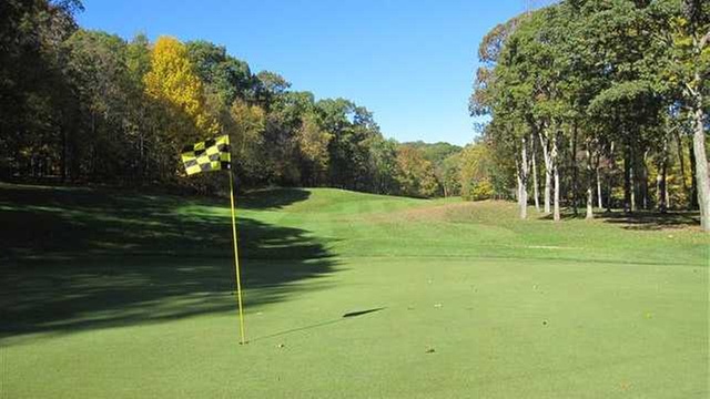 Online Booking - Round of Golf at Ridgefield Golf Course
