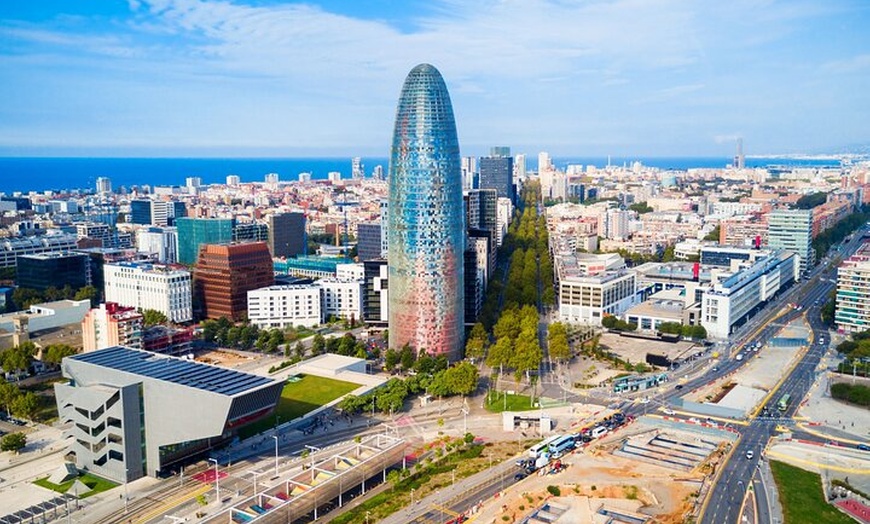 Image 3: Entrada Torre Agbar
