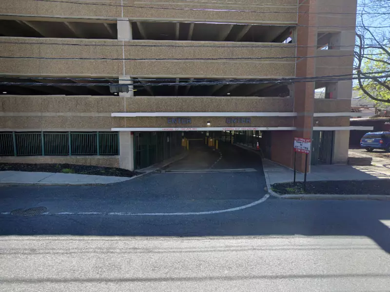 Parking at 940 Linden Deck - Second Medium