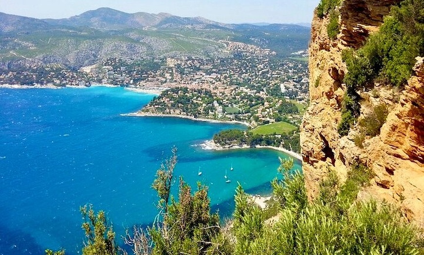 Image 2: Depuis Aix-en-Provence: Cassis, Cap Canaille & Calanques