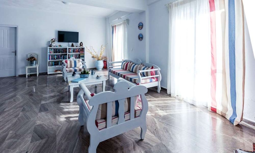 Image 10: ✈ SANTORINI | Kamari - Hotel Selini 3*, 3 nights - Seafront