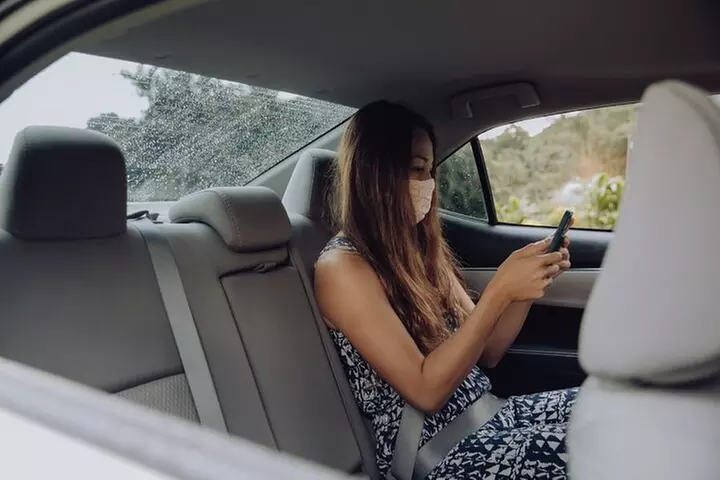 Private Airport Transfer From Honolulu Airport to Waikiki - Primary Image