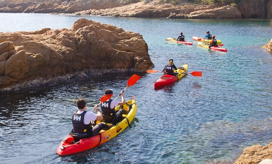 Image 6: Excursión Kayak + Snorkel - Costa Brava "Ruta de Las Cuevas"