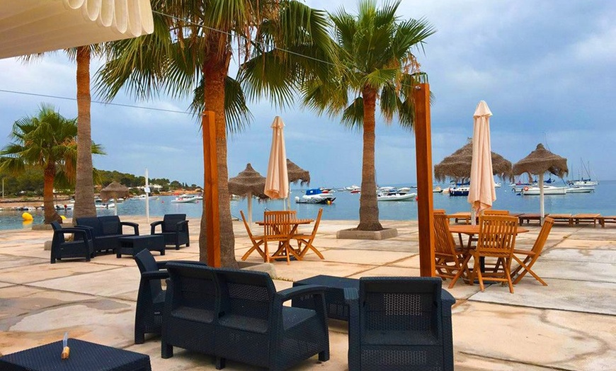 Image 10: ✈ BALEARIC ISLANDS | Ibiza - Hotel Ses Figueres 3* - White-sand beach