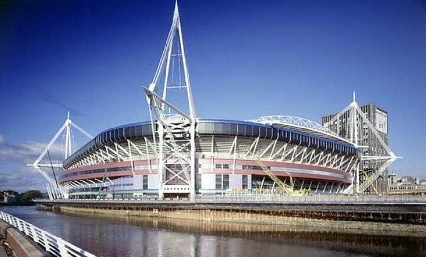 Image 4: Cardiff City Tour