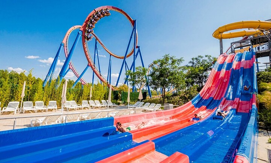 Image 6: Entrada Parque Warner Beach Madrid