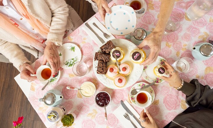 Image 3: Experience a Cottage High Tea