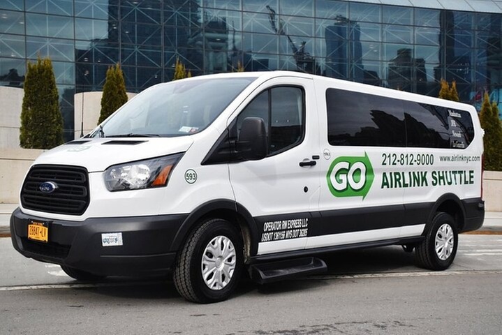 JFK to Manhattan: One Way Shared Arrival Transfer