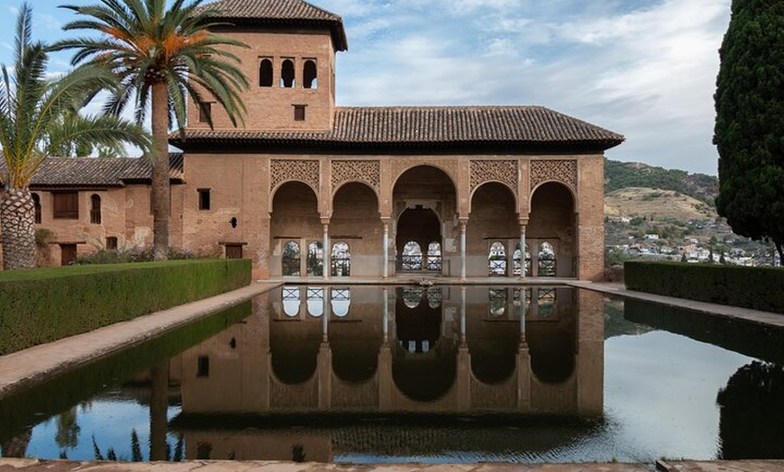 Image 3: La entrada sin colas del Generalife incluye Palacios Nazaríes