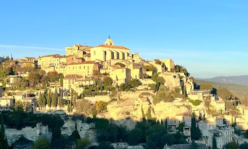 Image 2: Villages perchés, Moulin à oliviers et pétanque d'Aix en Provence
