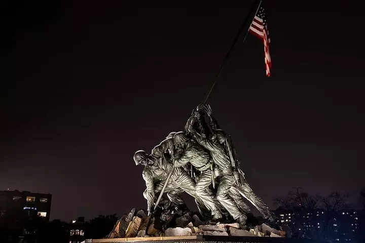 DC Monuments Small Group Guided Night Tour 3 Hours