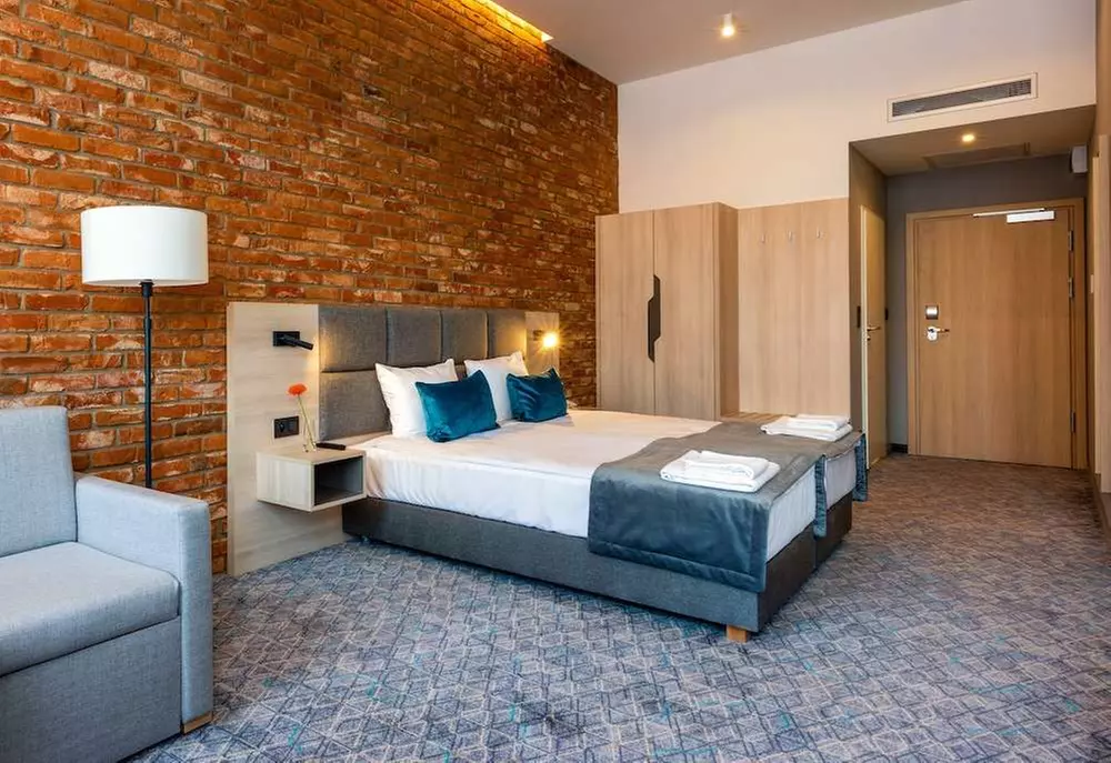 ✈ POLSKA | Wroclaw - Korona Hotel Wroclaw Market Square 3*, 2 nocy ...