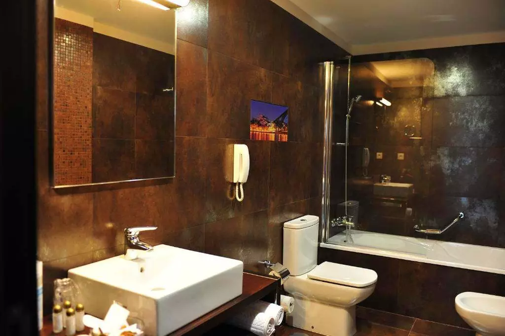 ✈ PORTOGALLO | Porto - Axis Porto Business & Spa Hotel 4*, 2 notti ...