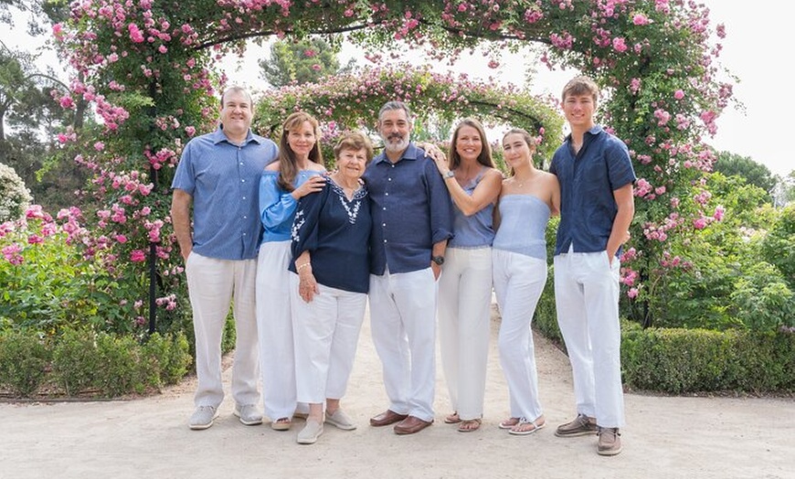 Image 28: Sesión de fotos profesional en el Parque del Retiro de Madrid