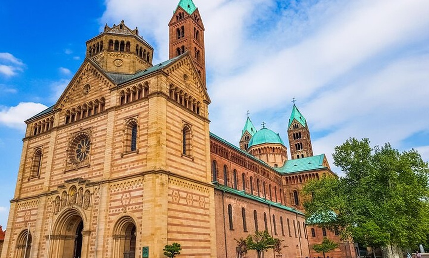 Image 2: Private Tour von Frankfurt nach Speyer Mannheim und Schwetzingen