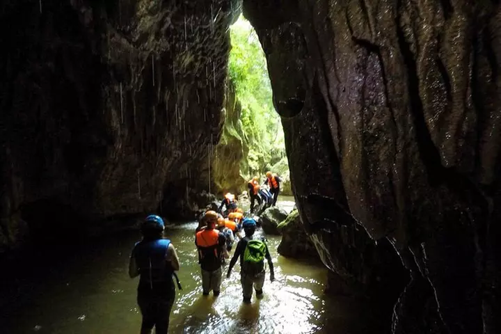 Adventure Half Day Explore Cueva Charco Azul and Cueva Arenales